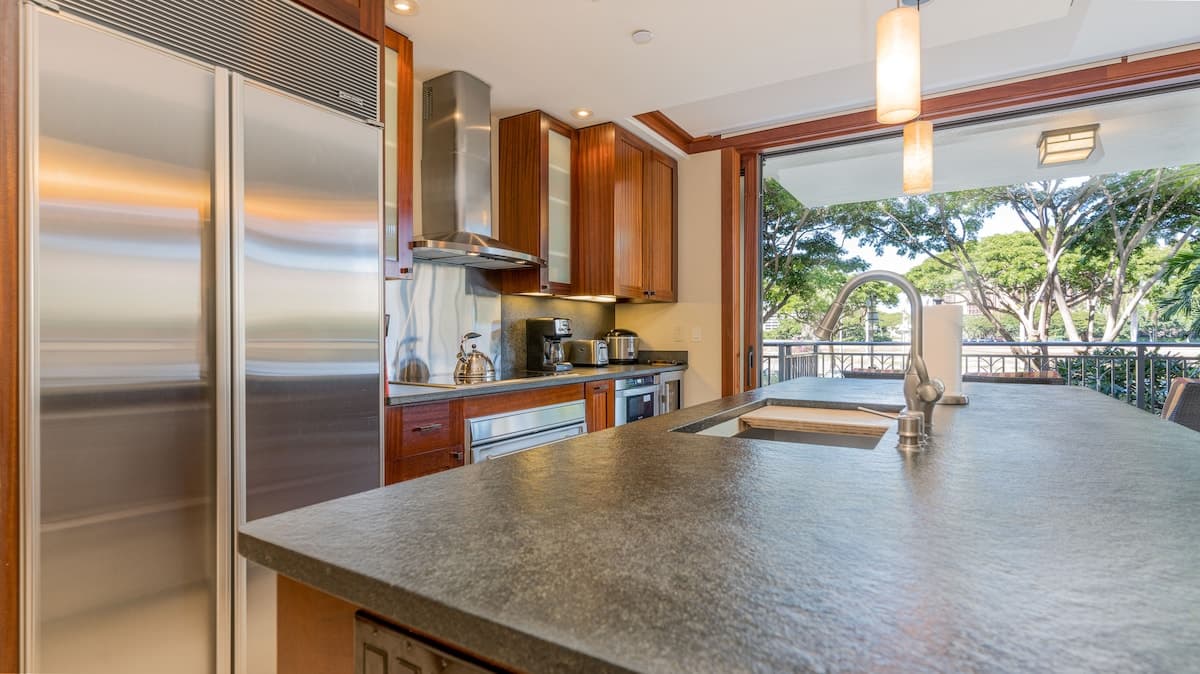 Condo in Kapolei · ★4.92 · 2 bedrooms · 3 beds · 2 shared baths - Photo 5