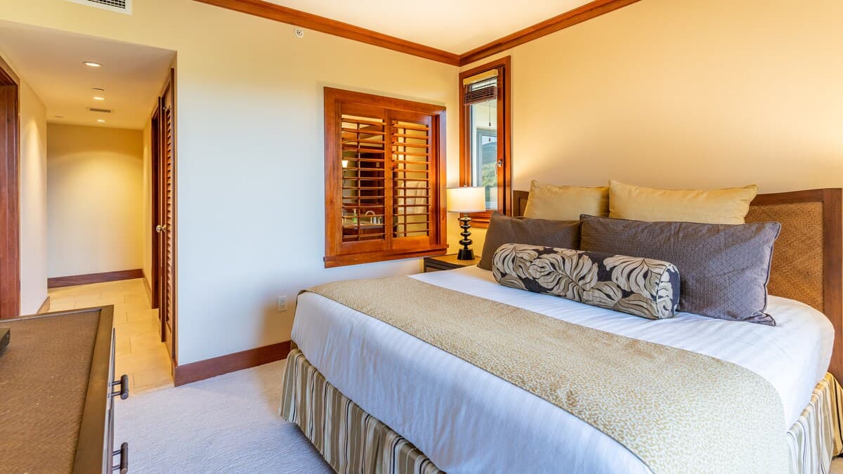 Condo in Kapolei · ★4.75 · 3 bedrooms · 4 beds · 2.5 shared baths - Photo 5