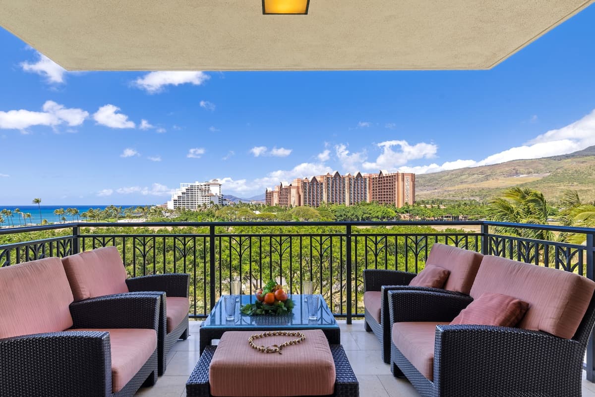 Condo in Kapolei · ★5.0 · 2 bedrooms · 3 beds · 2 shared baths - Photo 1