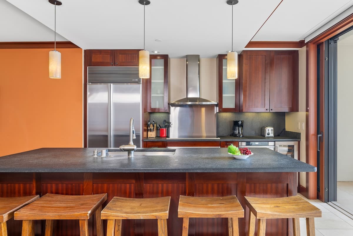 Condo in Kapolei · ★5.0 · 2 bedrooms · 3 beds · 2 private baths - Photo 4