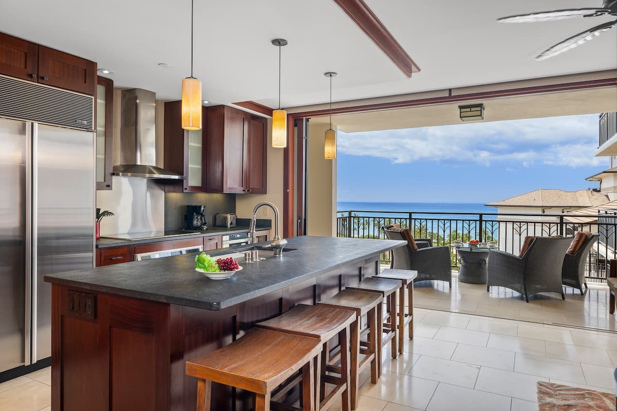 Condo in Kapolei · ★5.0 · 2 bedrooms · 3 beds · 2 private baths - Photo 3