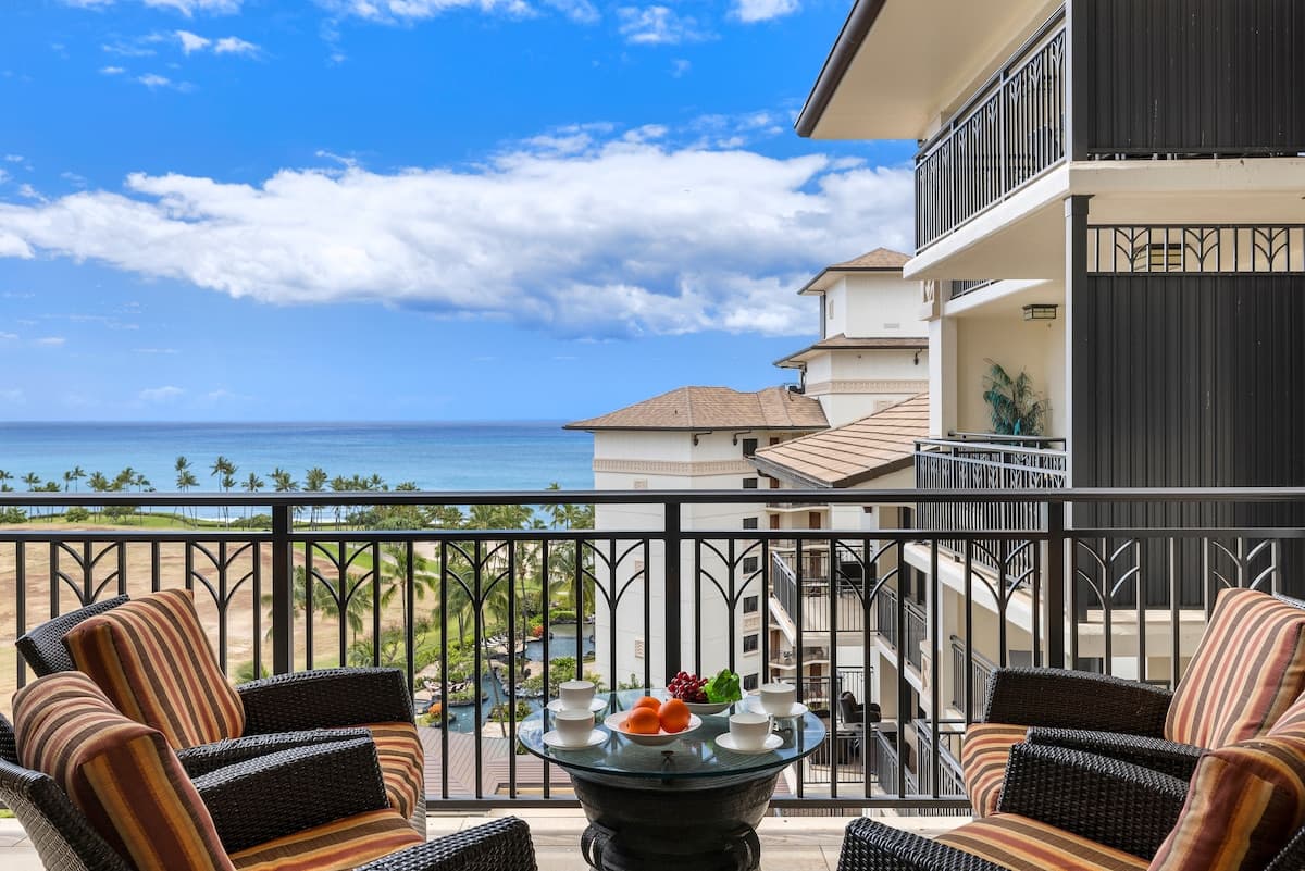 Condo in Kapolei · ★5.0 · 2 bedrooms · 3 beds · 2 private baths - Photo 1