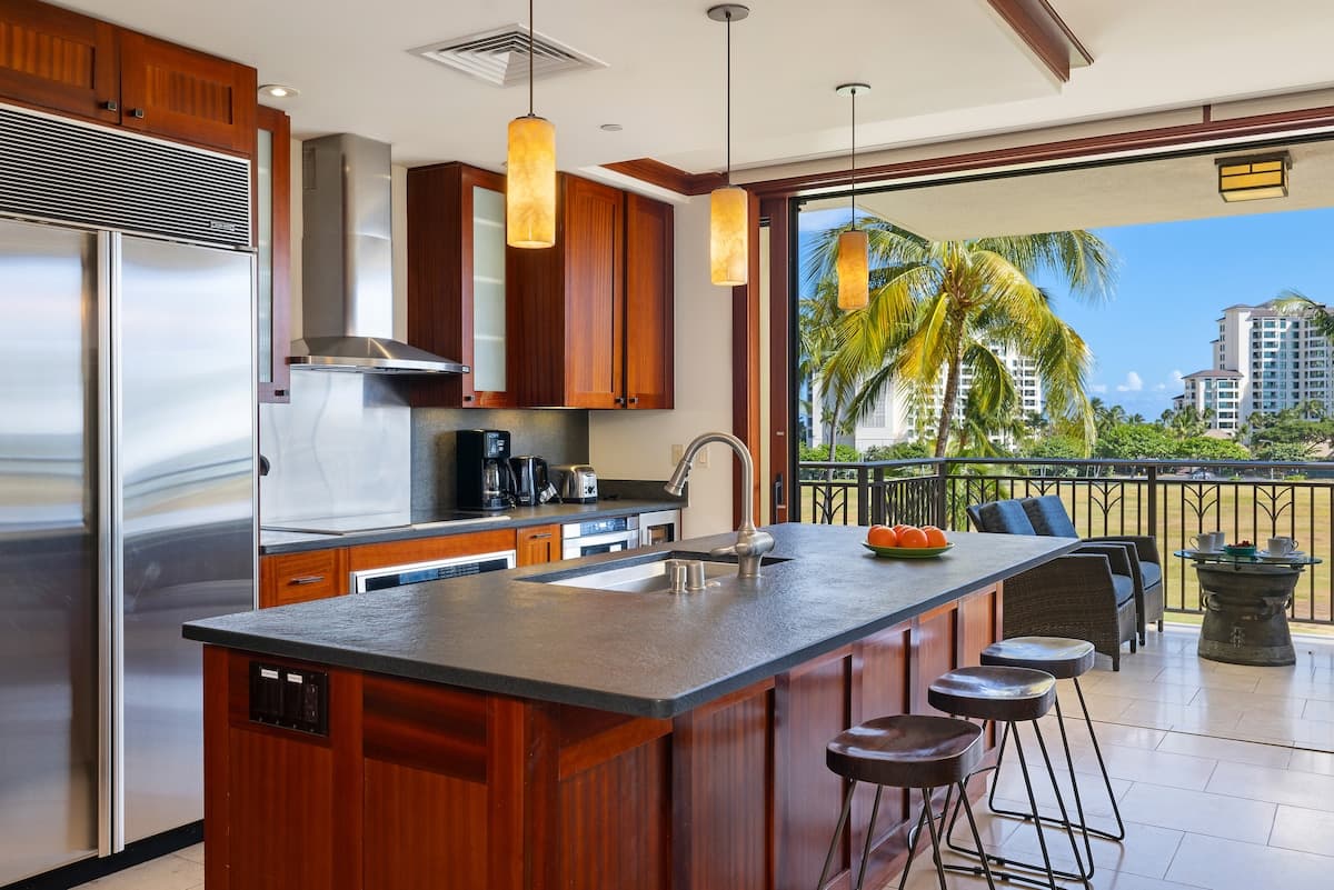 Condo in Kapolei · ★4.73 · 3 bedrooms · 4 beds · 3 shared baths - Photo 3
