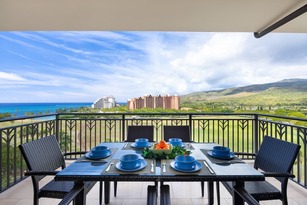 Condo in Kapolei · ★4.8 · 3 bedrooms · 4 beds · 3 shared baths - Photo 1