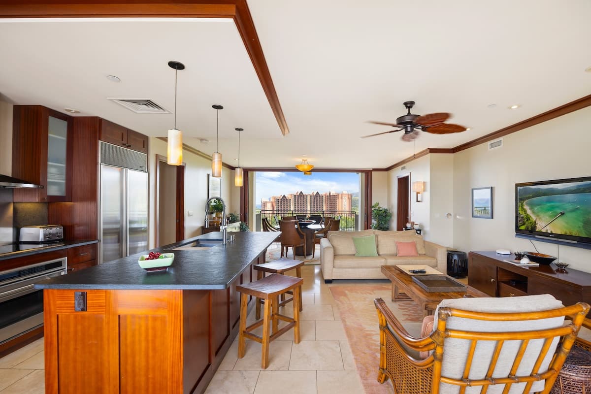 Condo in Kapolei · ★4.8 · 3 bedrooms · 4 beds · 3 shared baths - Photo 3