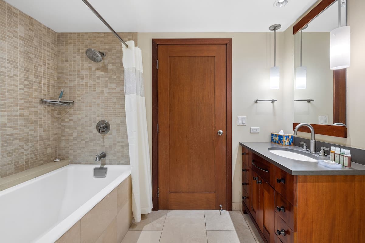 Condo in Kapolei · ★5.0 · 3 bedrooms · 4 beds · 2.5 shared baths - Photo 5