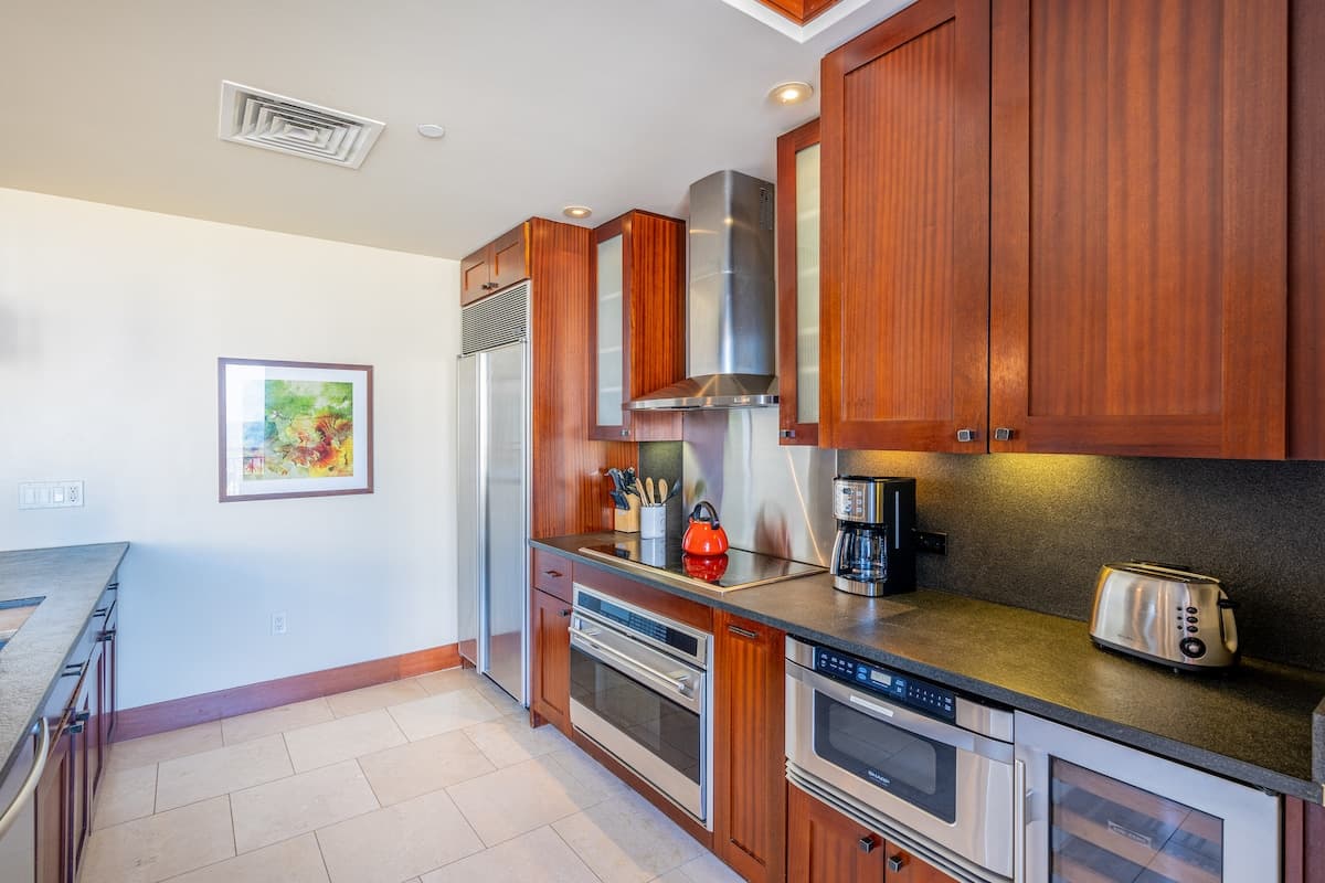Condo in Kapolei · ★4.94 · 2 bedrooms · 3 beds · 2 shared baths - Photo 4
