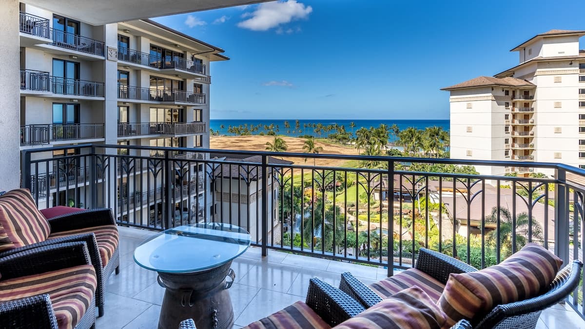 Condo in Kapolei · ★4.94 · 2 bedrooms · 3 beds · 2 shared baths - Photo 1