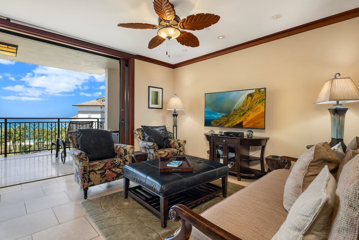 Condo in Kapolei · ★4.95 · 3 bedrooms · 4 beds · 2.5 shared baths - Photo 2