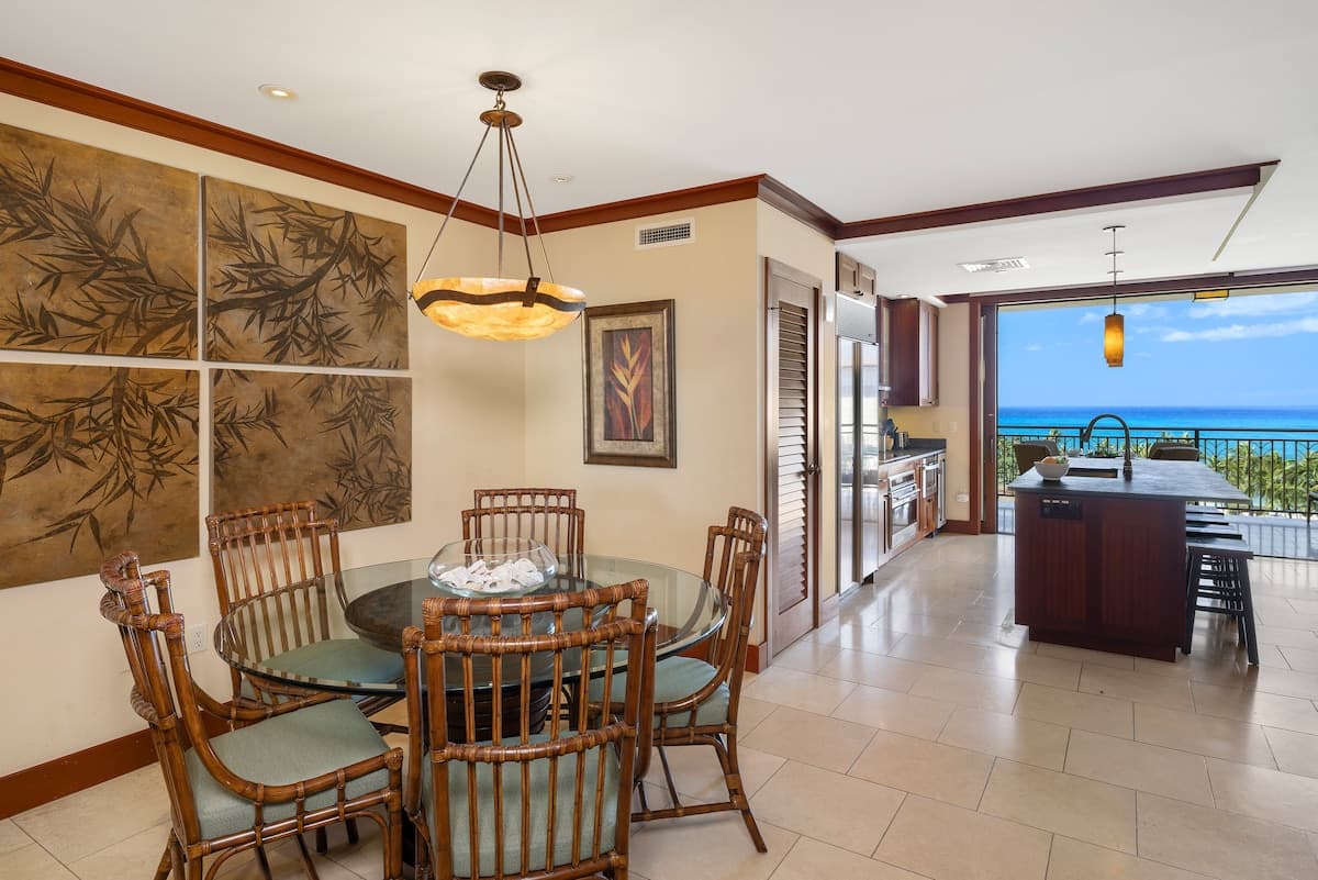 Condo in Kapolei · ★4.95 · 3 bedrooms · 4 beds · 2.5 shared baths - Photo 3