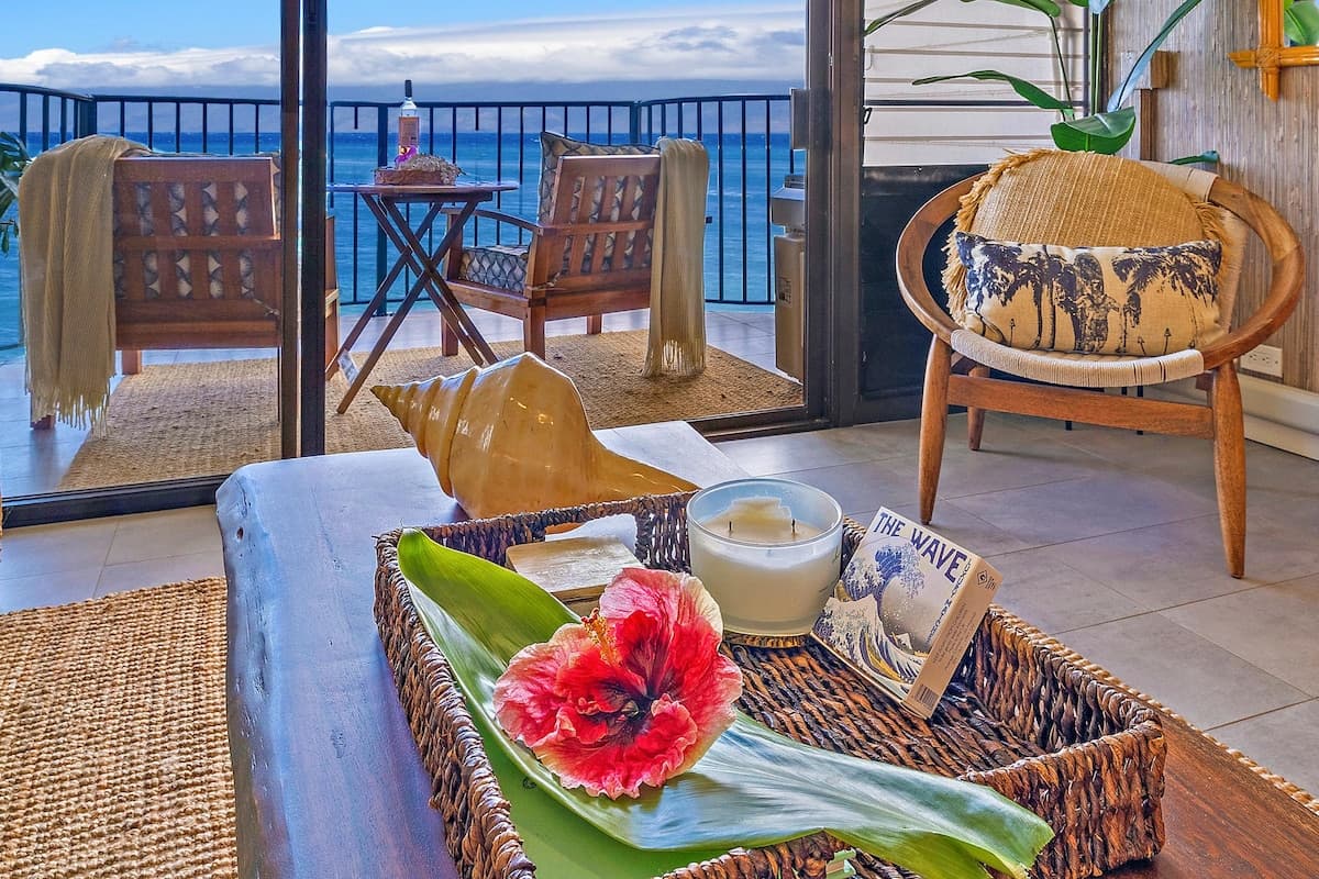 Condo in Lahaina · ★4.98 · 1 bedroom · 2 beds · 1 bath - Photo 3