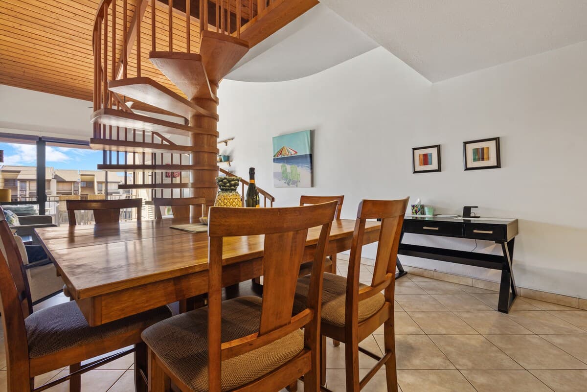 Luxury Aloha Spirit Oceanview Penthouse Sleeps 5 - Photo 3
