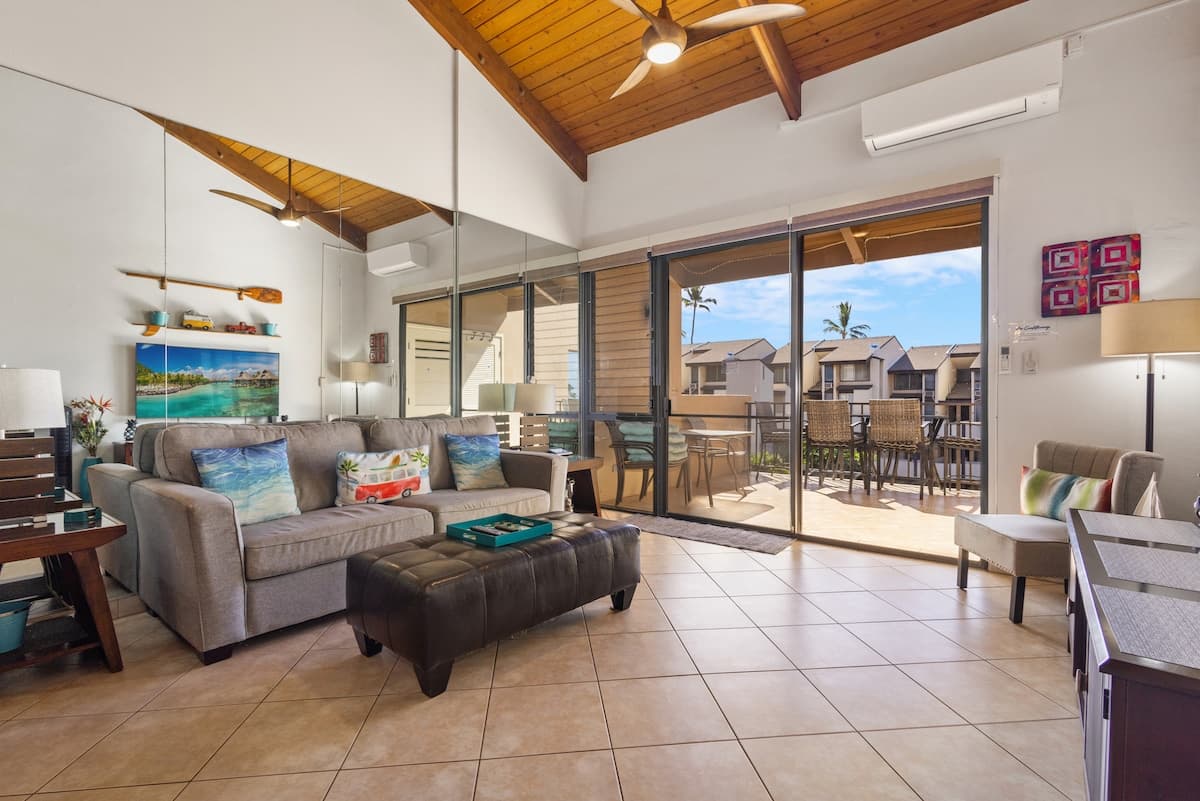 Luxury Aloha Spirit Oceanview Penthouse Sleeps 5 - Photo 2