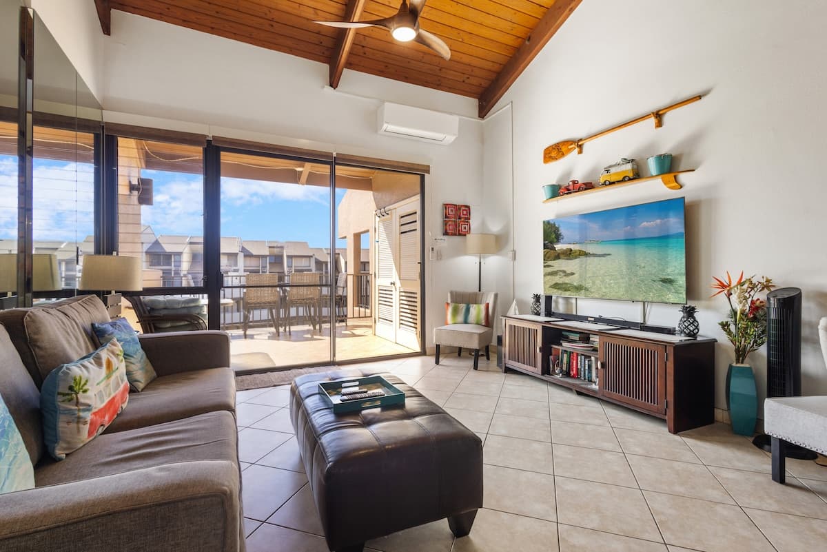 Luxury Aloha Spirit Oceanview Penthouse Sleeps 5 - Photo 1