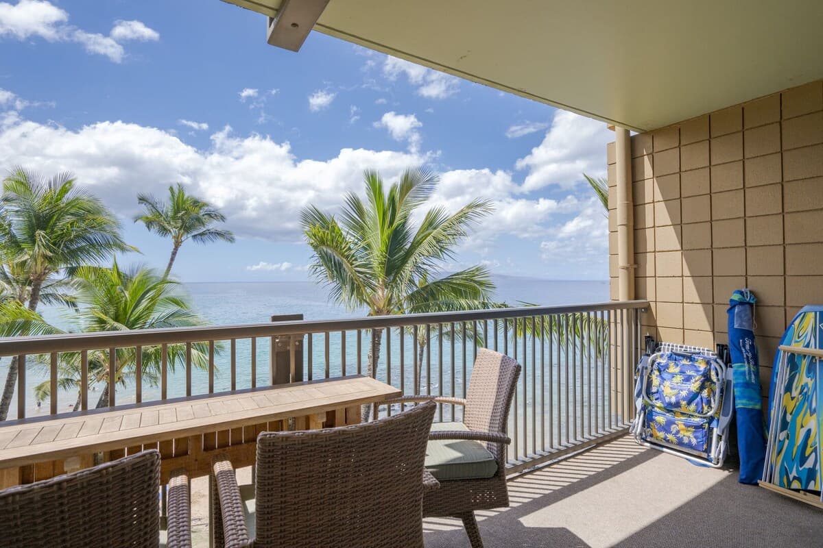 Condo in Kihei · ★4.88 · 2 bedrooms · 2 beds · 2 baths - Photo 3