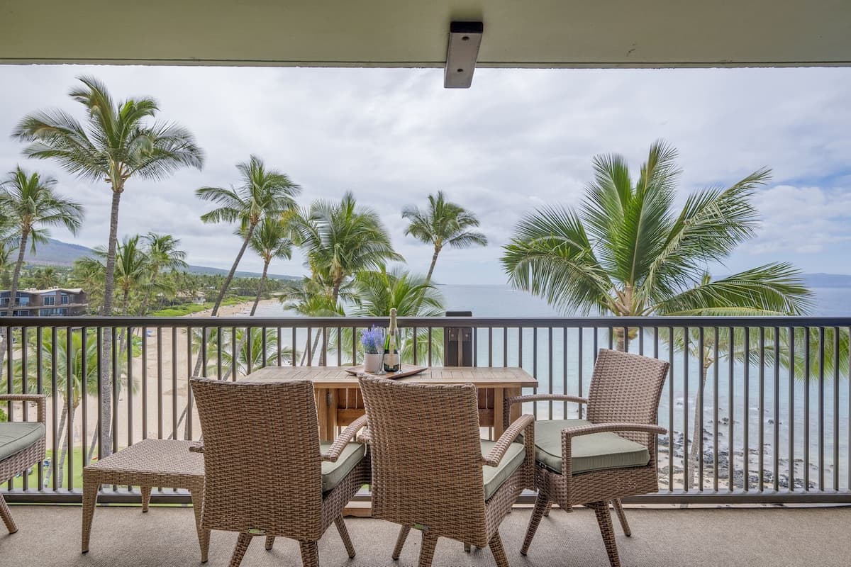 Condo in Kihei · ★4.88 · 2 bedrooms · 2 beds · 2 baths - Photo 1
