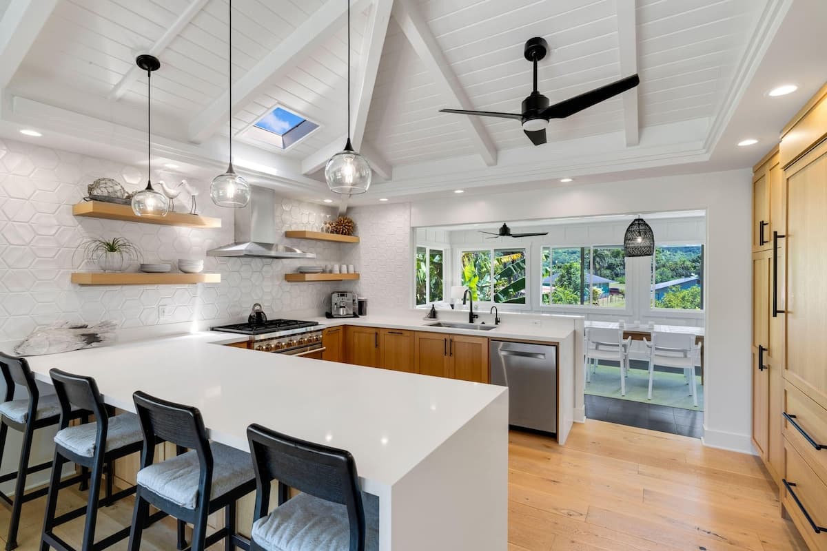 Home in Hanalei · ★5.0 · 4 bedrooms · 4 beds · 3 baths - Photo 3