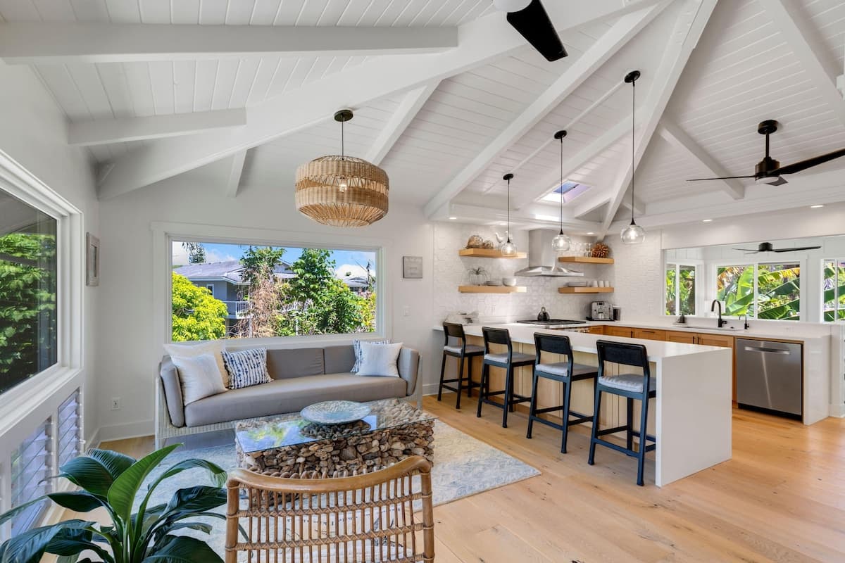 Home in Hanalei · ★5.0 · 4 bedrooms · 4 beds · 3 baths - Photo 1
