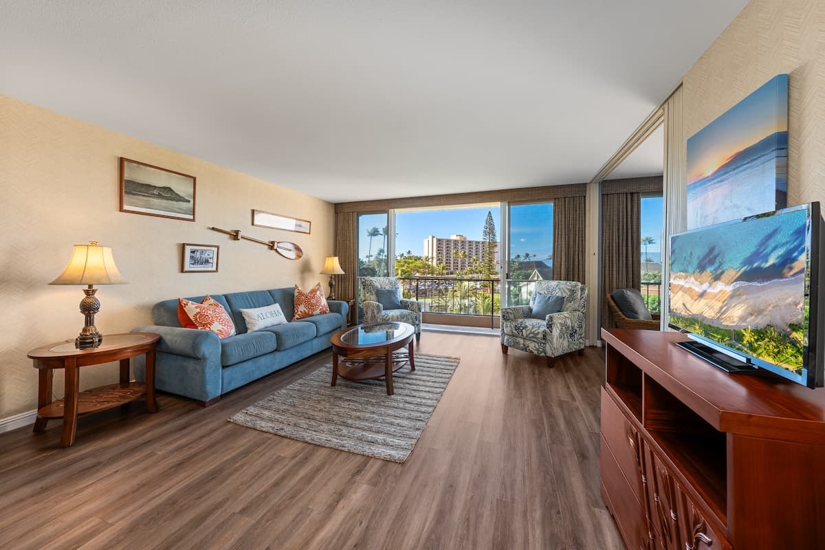 Condo in Lahaina · ★5.0 · 1 bedroom · 3 beds · 1 bath - Photo 5
