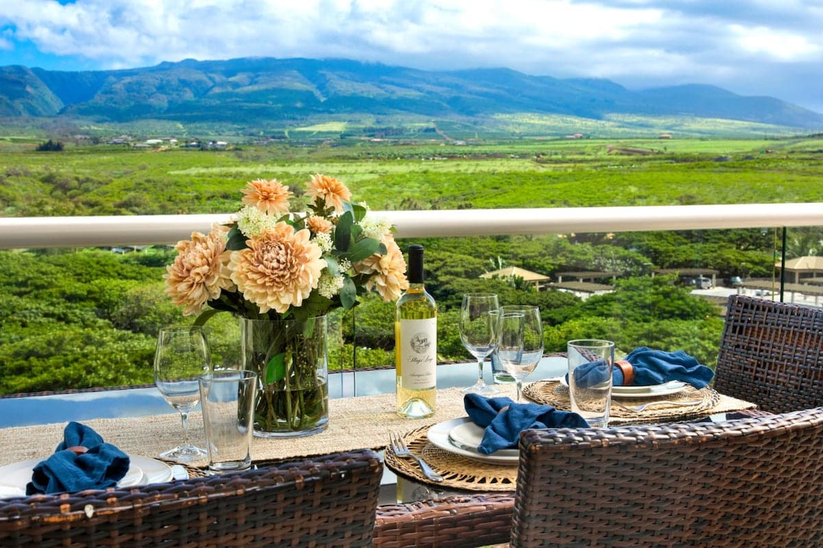 Condo in Lahaina · ★4.86 · 1 bedroom · 2 beds · 1 bath - Photo 4