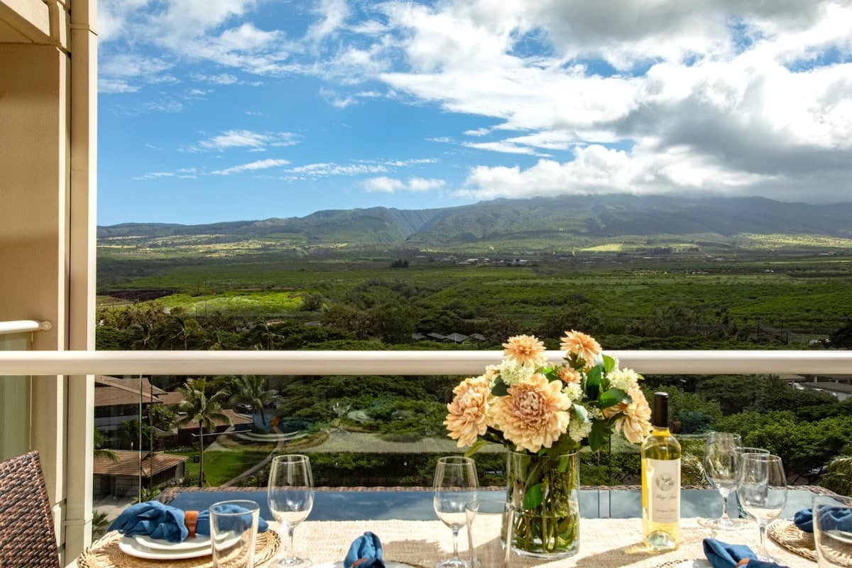 Condo in Lahaina · ★4.86 · 1 bedroom · 2 beds · 1 bath - Photo 2