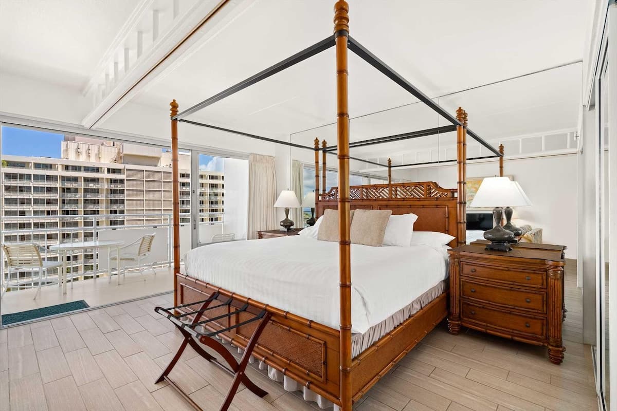 Condo in Honolulu · ★4.76 · 1 bedroom · 1 bed · 1 private bath - Photo 5