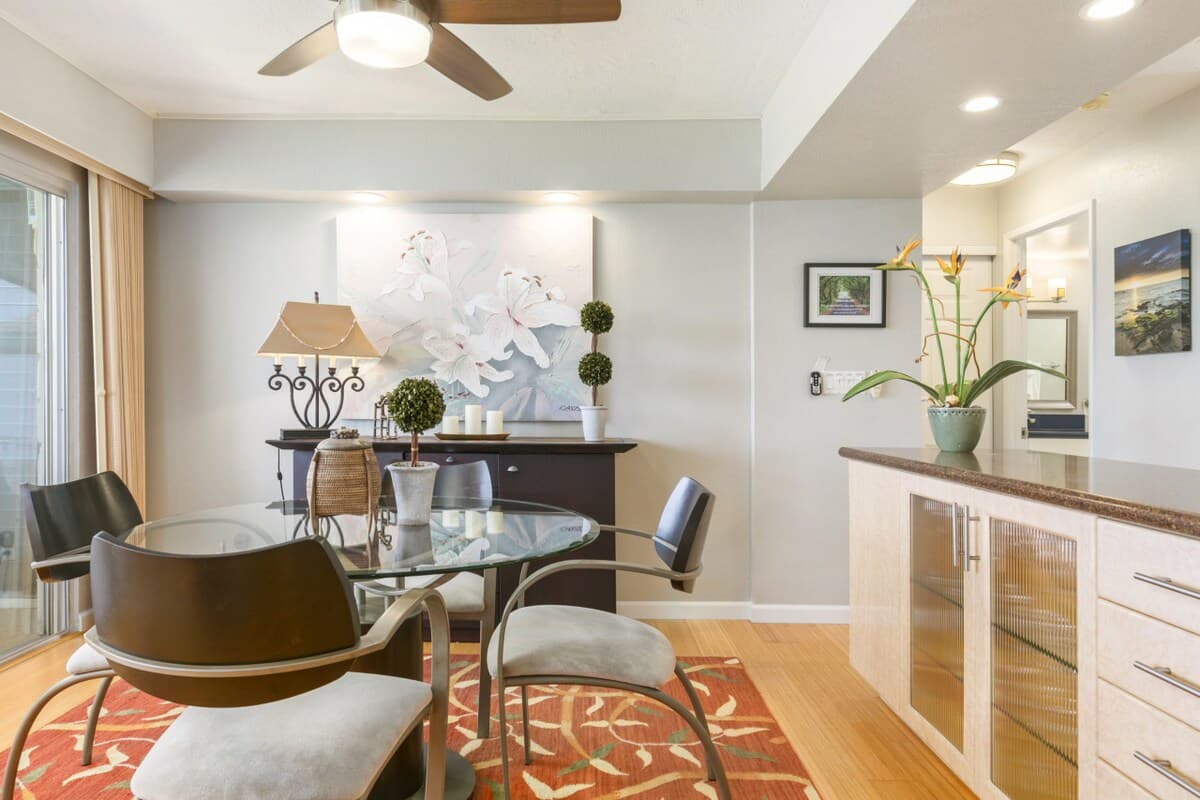 Condo in Kailua-Kona · ★4.61 · 2 bedrooms · 2 beds · 2 baths - Photo 3