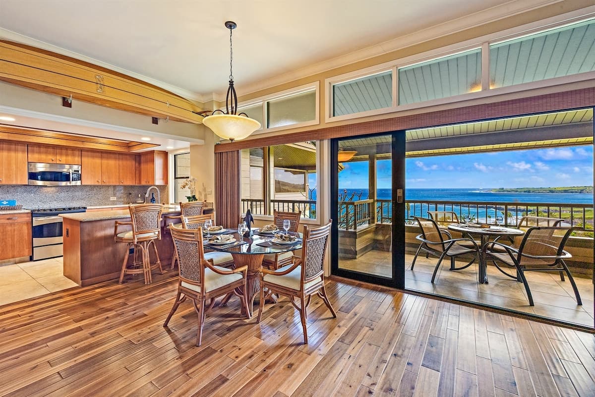 Condo in Lahaina · ★4.96 · 1 bedroom · 2 beds · 2 shared baths - Photo 3