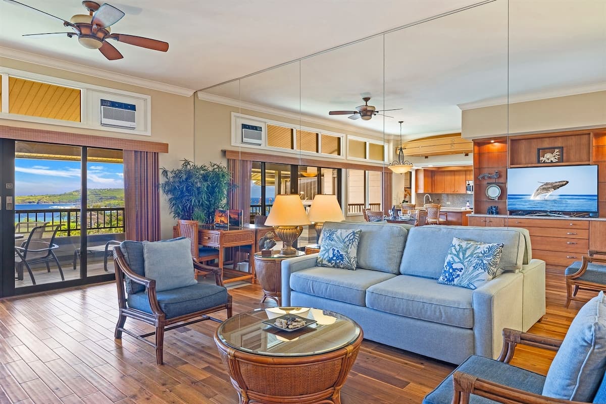 Condo in Lahaina · ★4.96 · 1 bedroom · 2 beds · 2 shared baths - Photo 4