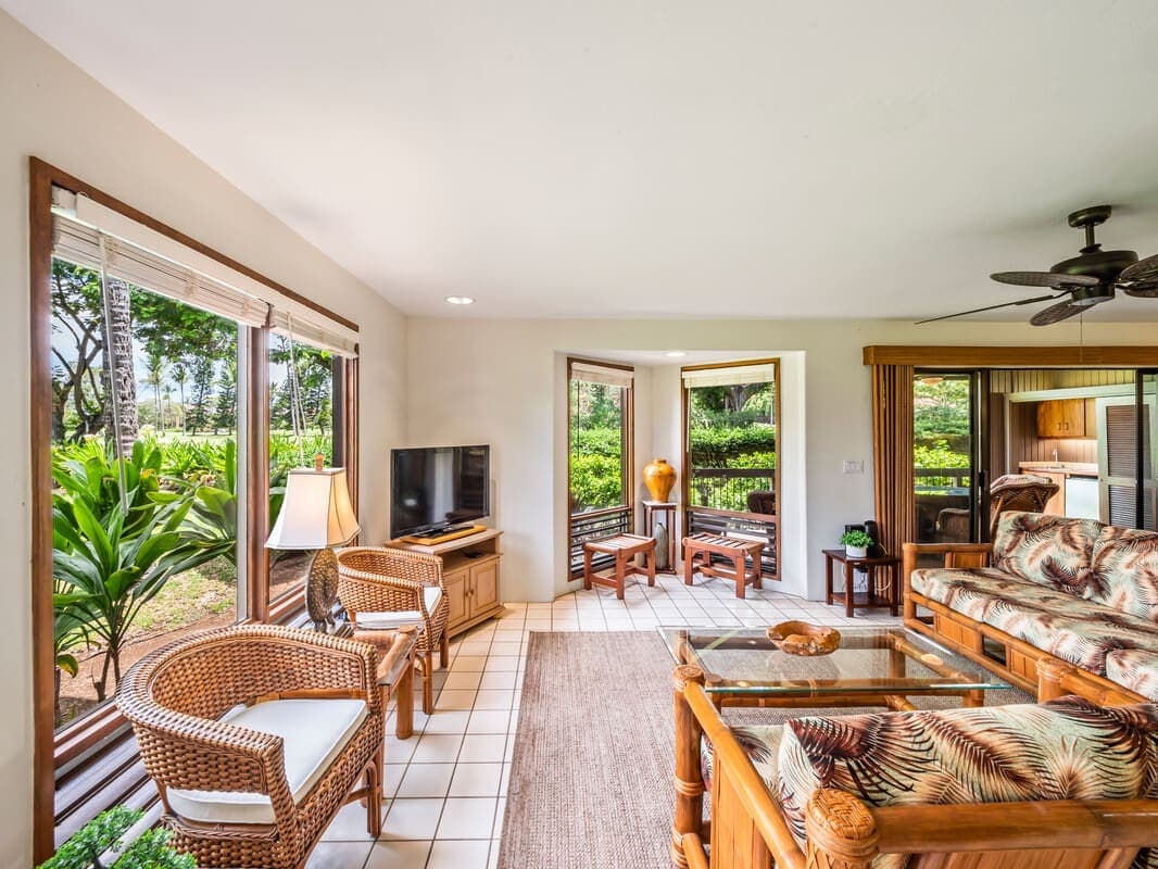 Condo in Kailua-Kona · ★4.7 · 2 bedrooms · 3 beds · 2 baths - Photo 5