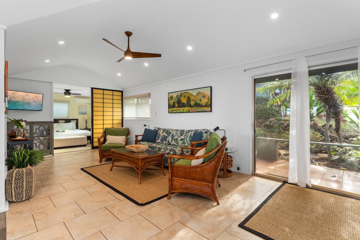 Condo in Lahaina · ★5.0 · 2 bedrooms · 3 beds · 2 baths - Photo 2