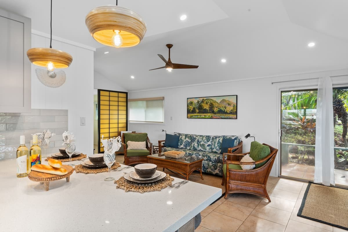 Condo in Lahaina · ★5.0 · 2 bedrooms · 3 beds · 2 baths - Photo 3