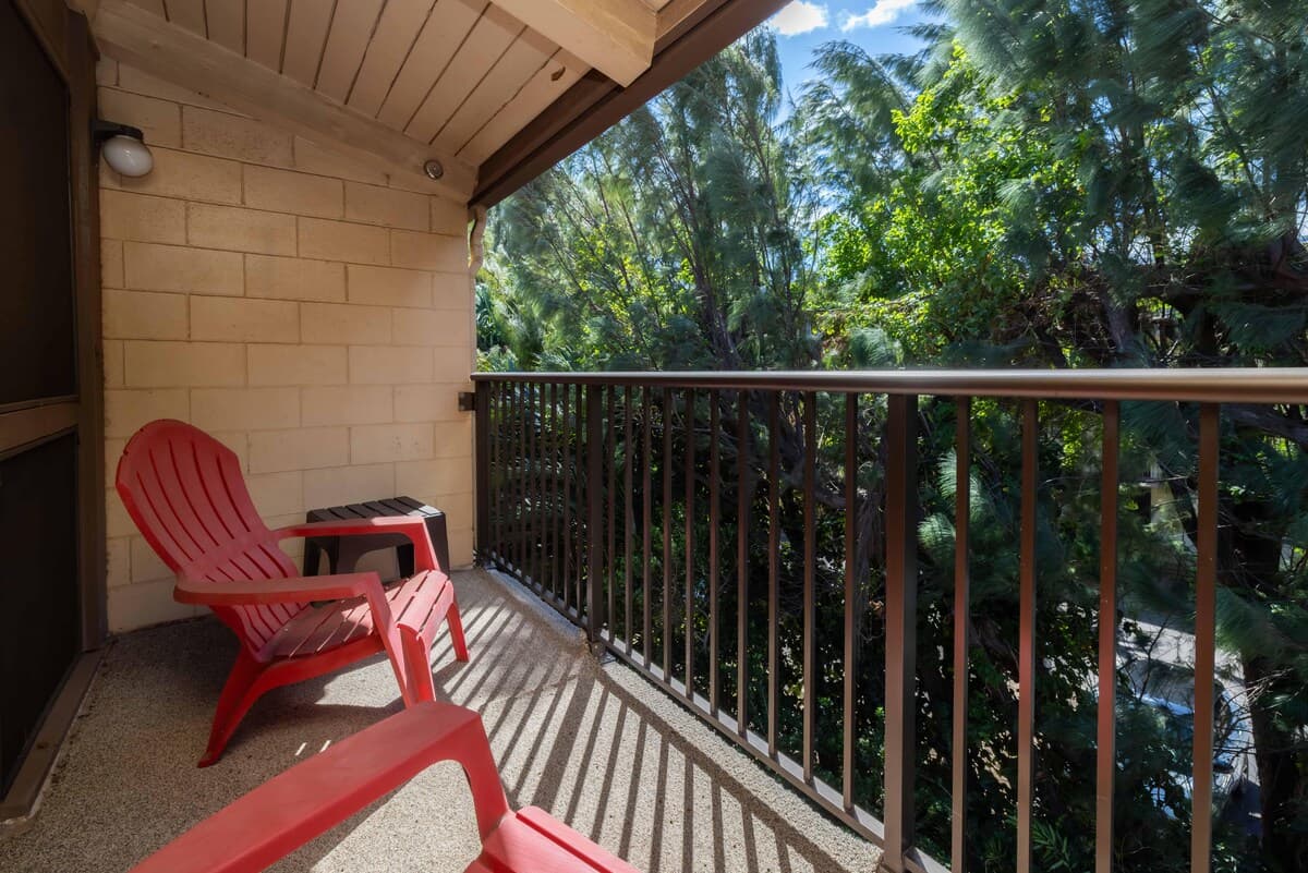 Condo in Wailuku · ★4.67 · 1 bedroom · 2 beds · 1 private bath - Photo 4