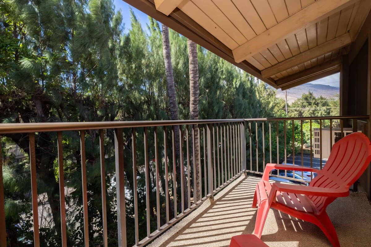 Condo in Wailuku · ★4.67 · 1 bedroom · 2 beds · 1 private bath - Photo 1