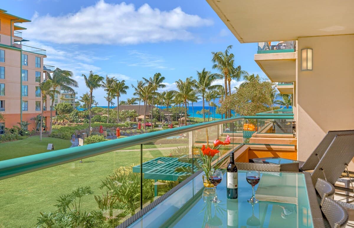 Condo in Lahaina · ★4.67 · 2 bedrooms · 3 beds · 2 baths - Photo 1