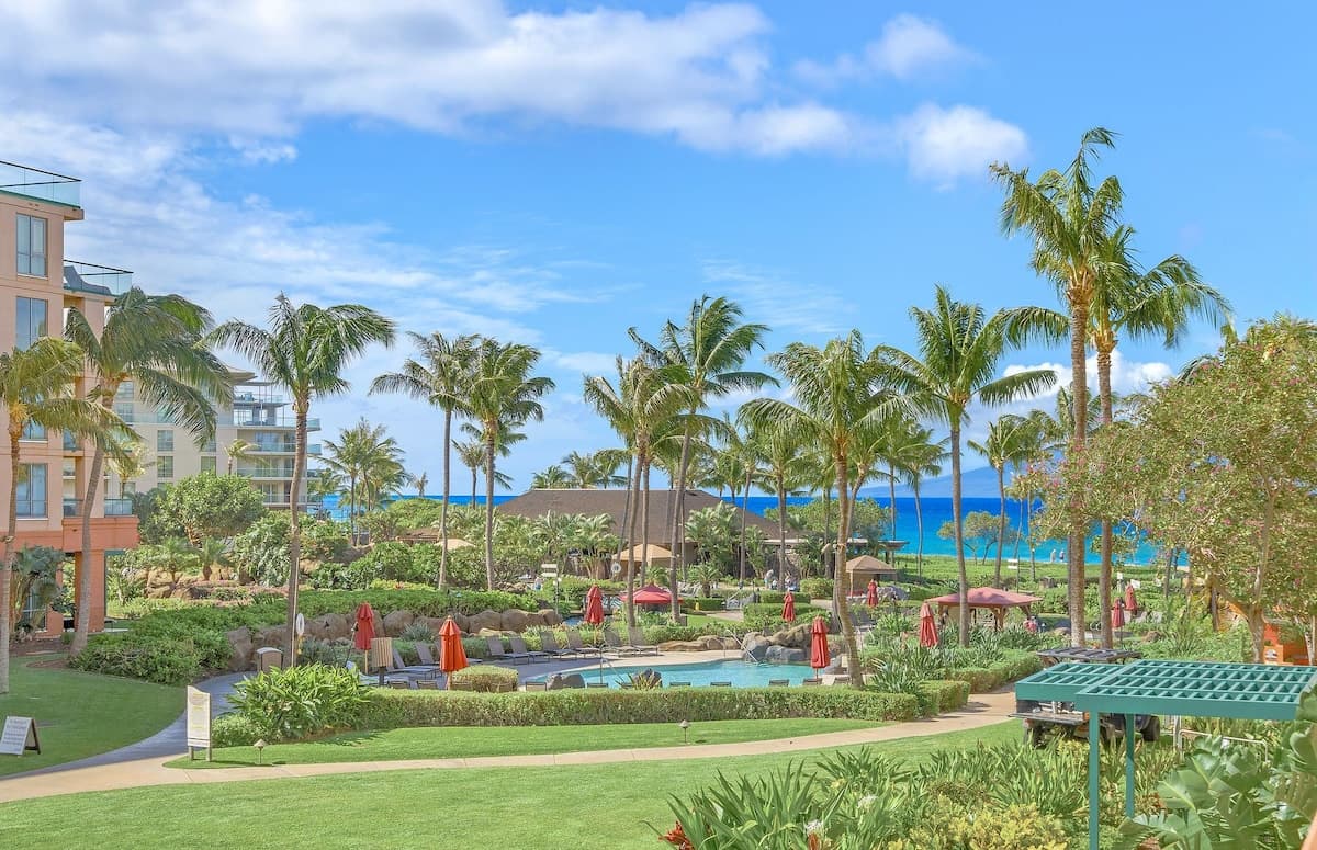 Condo in Lahaina · ★4.67 · 2 bedrooms · 3 beds · 2 baths - Photo 2