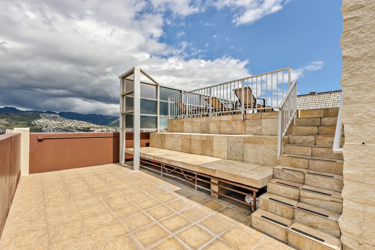 Condo in Honolulu · ★4.91 · 1 bedroom · 1 bed · 1 private bath - Photo 5