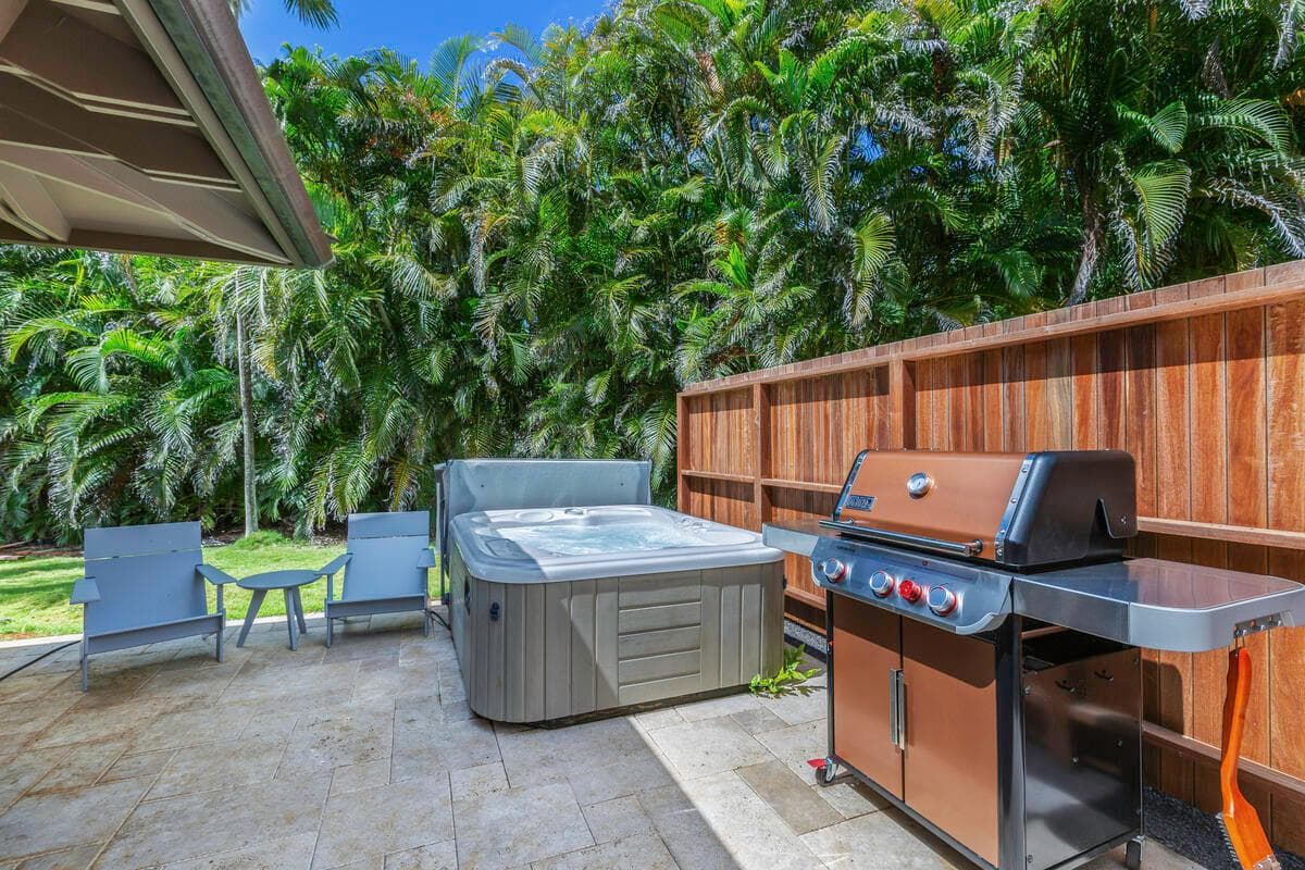 Home in Kilauea · ★4.76 · 1 bedroom · 1 bed · 1 bath - Photo 2