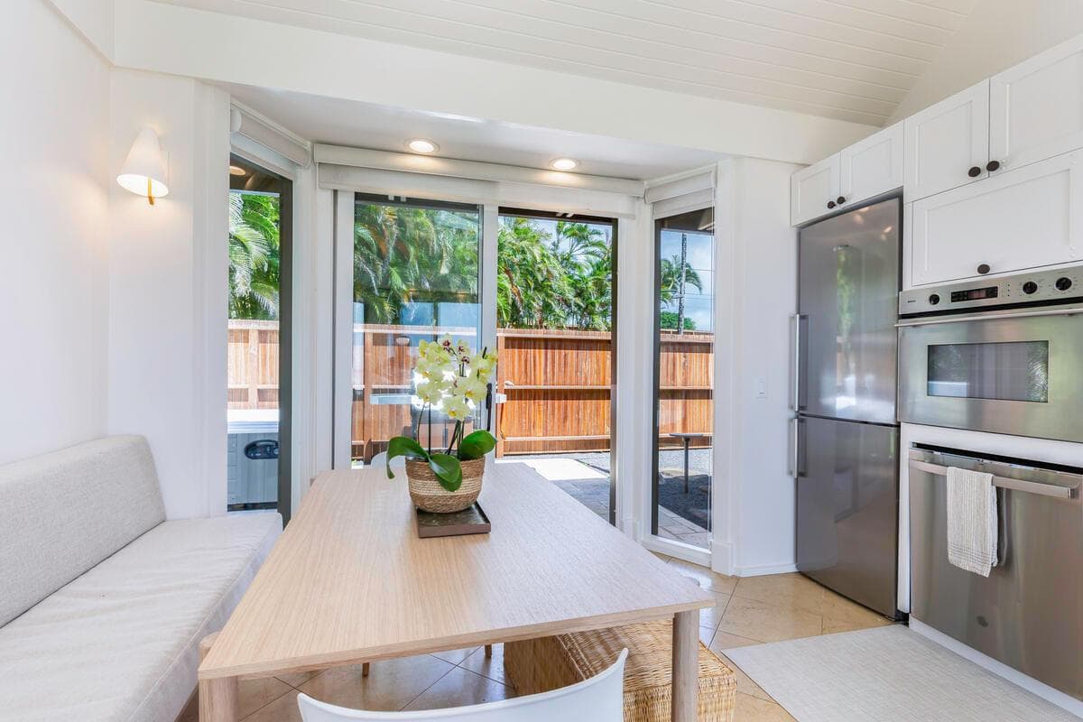 Home in Kilauea · ★4.76 · 1 bedroom · 1 bed · 1 bath - Photo 3