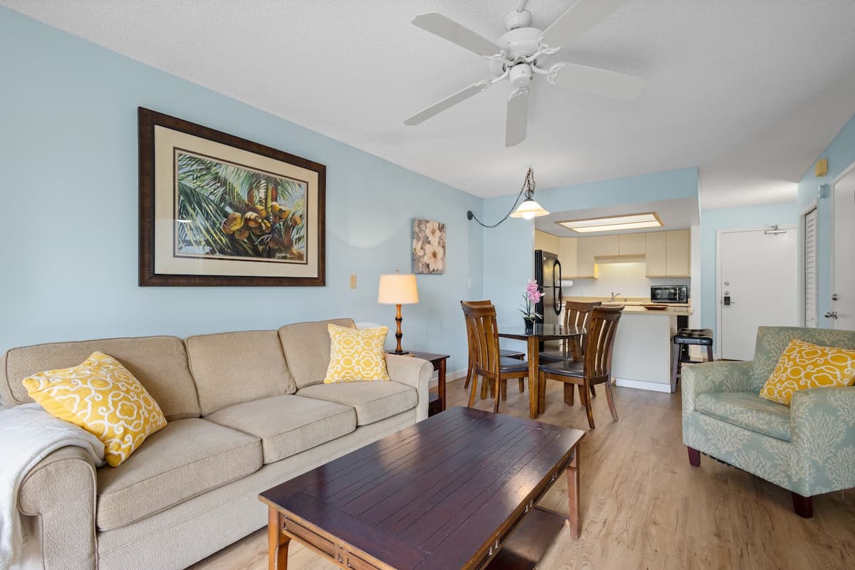 Condo in Kihei · ★4.63 · 1 bedroom · 2 beds · 2 shared baths - Photo 5
