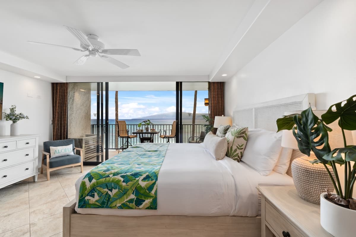 Condo in Lahaina · ★4.86 · 1 bedroom · 2 beds · 1 bath - Photo 3