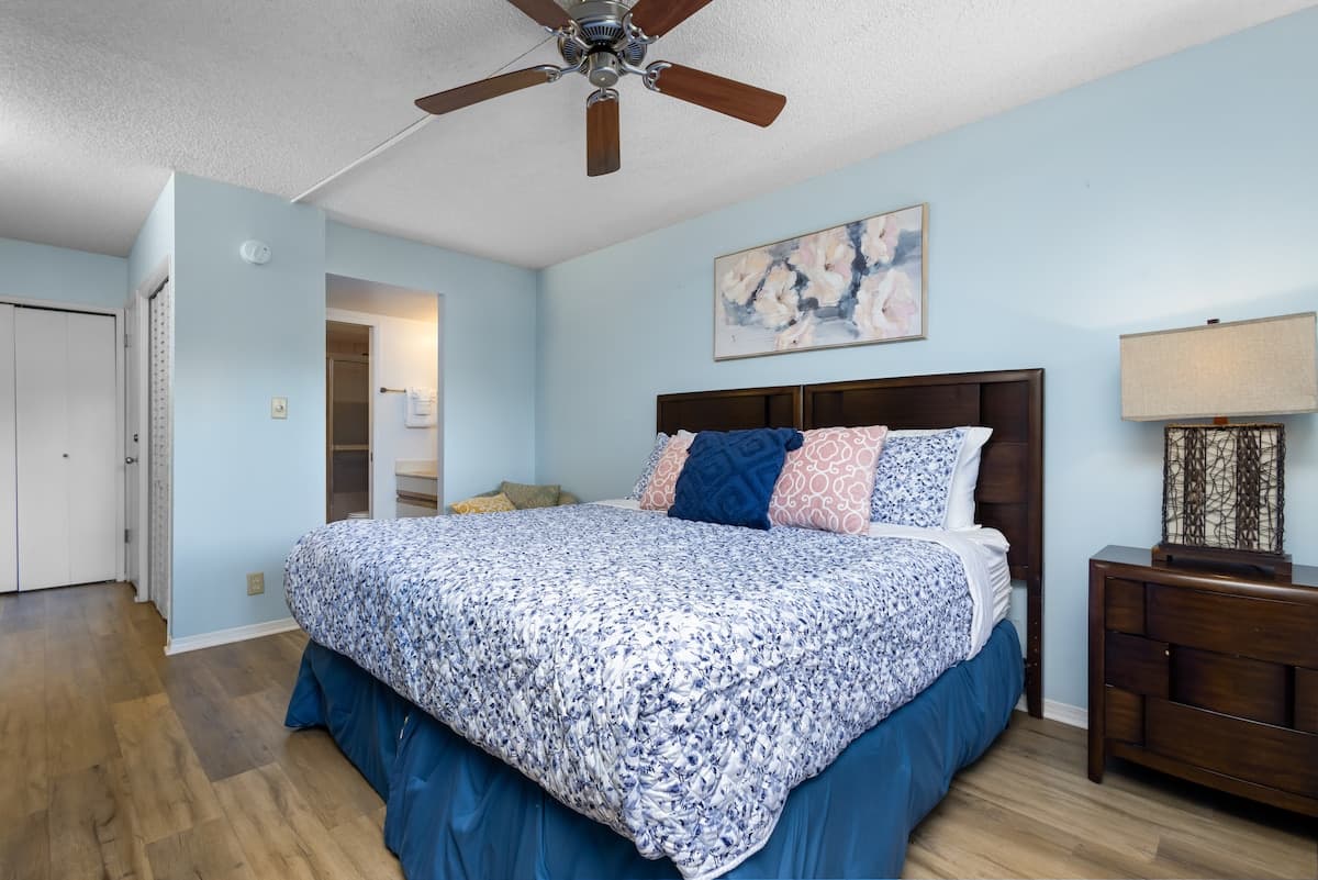 Condo in Kihei · ★4.45 · 1 bedroom · 1 bed · 1 shared bath - Photo 3