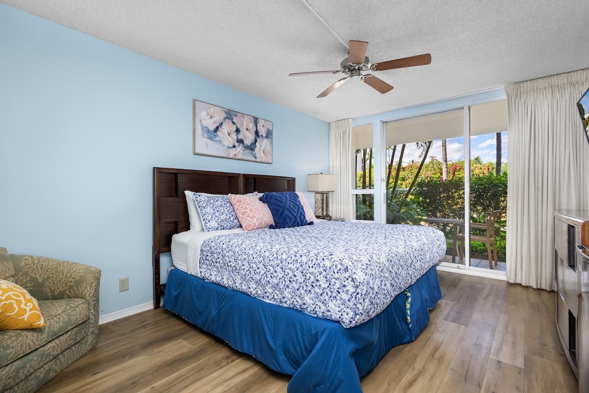Condo in Kihei · ★4.45 · 1 bedroom · 1 bed · 1 shared bath - Photo 1