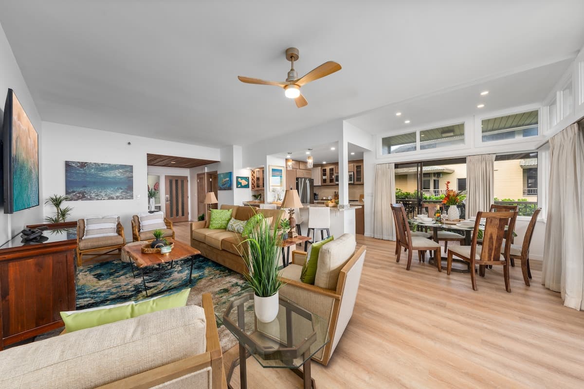 Condo in Lahaina · ★4.89 · 2 bedrooms · 4 beds · 3 baths - Photo 3