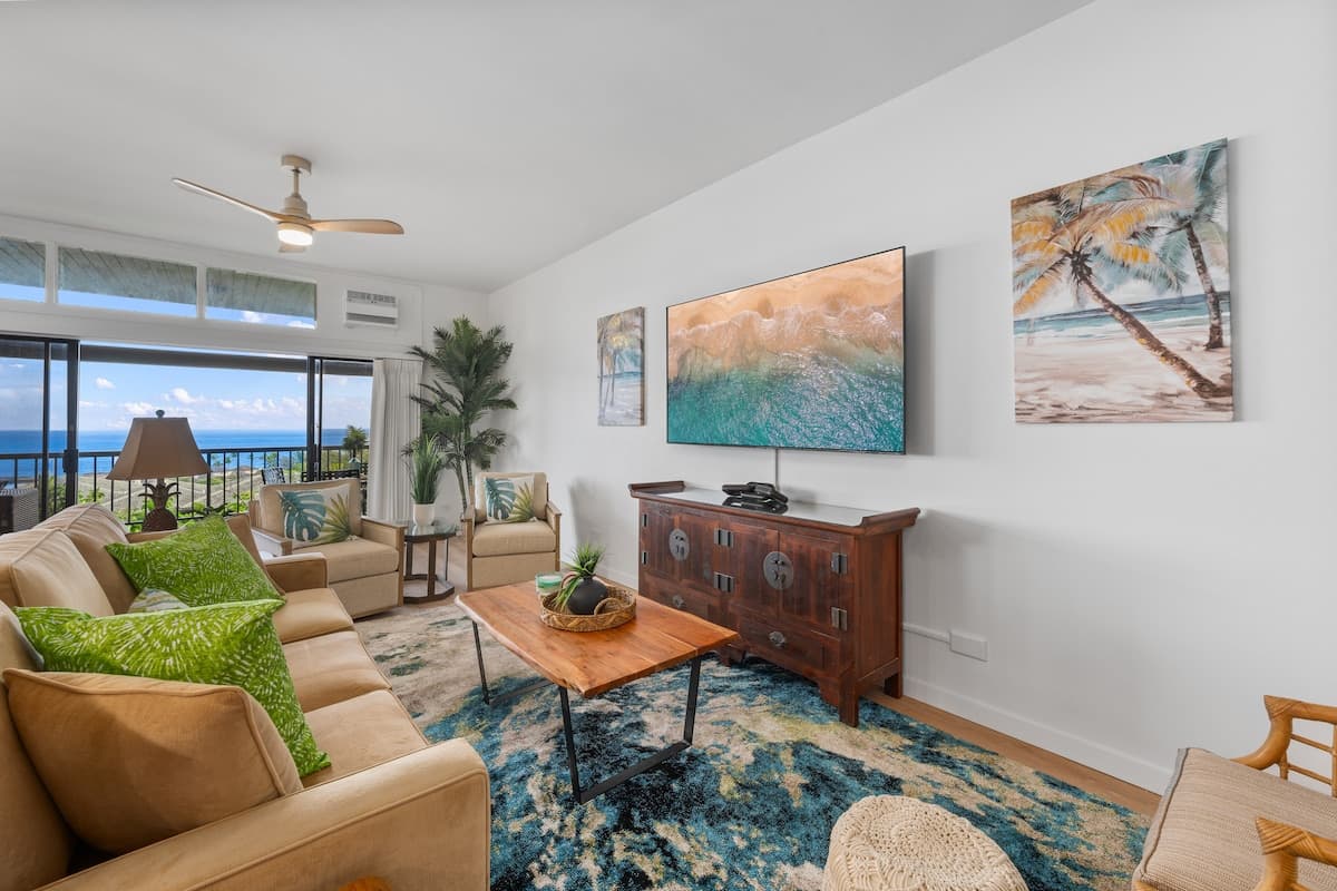 Condo in Lahaina · ★4.89 · 2 bedrooms · 4 beds · 3 baths - Photo 4