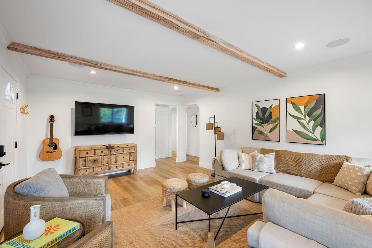 Cypress Bungalows Wine Country Estate & Pool - Photo 2