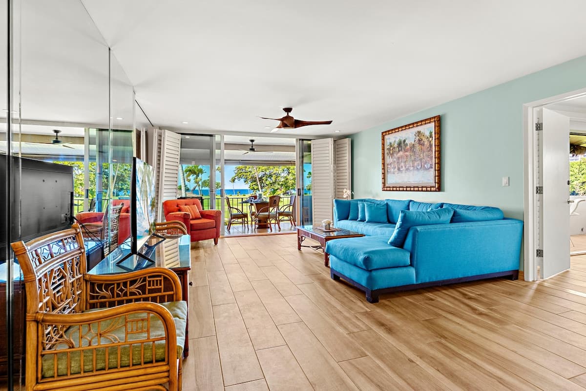 Condo in Lahaina · ★5.0 · 2 bedrooms · 4 beds · 2 baths - Photo 5