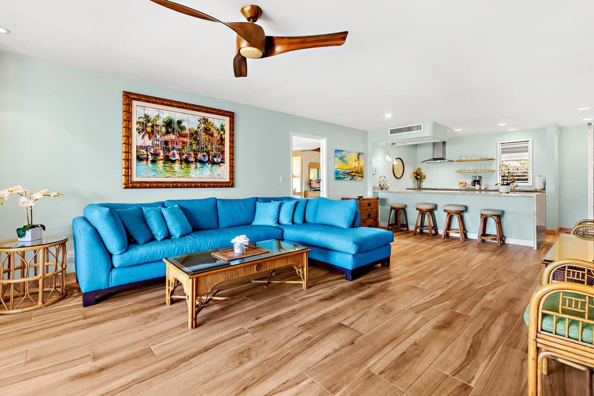 Condo in Lahaina · ★5.0 · 2 bedrooms · 4 beds · 2 baths - Photo 3