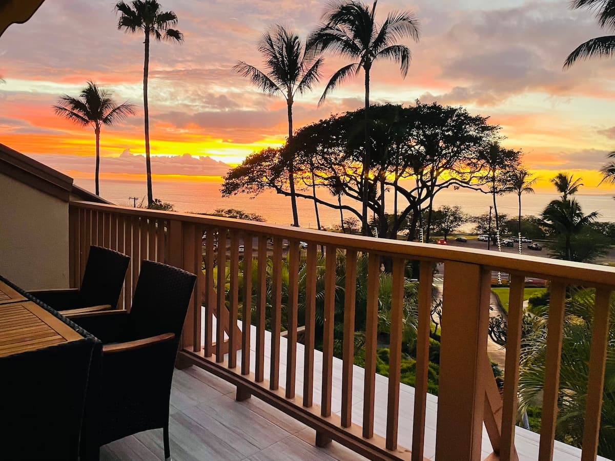 Condo in Kihei · ★4.95 · 2 bedrooms · 3 beds · 2 baths - Photo 4