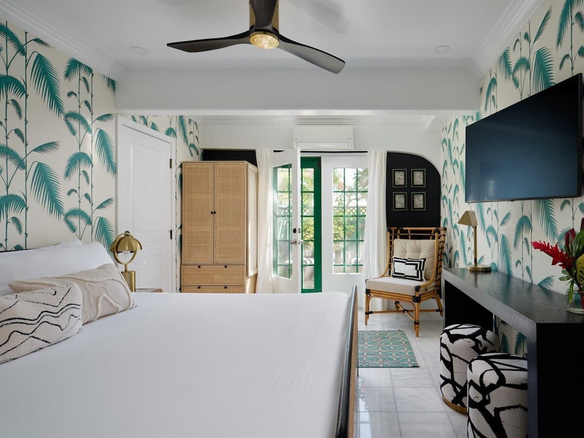 Home in Wailuku · ★4.4 · 1 bedroom · 1 bed · 1 bath - Photo 1